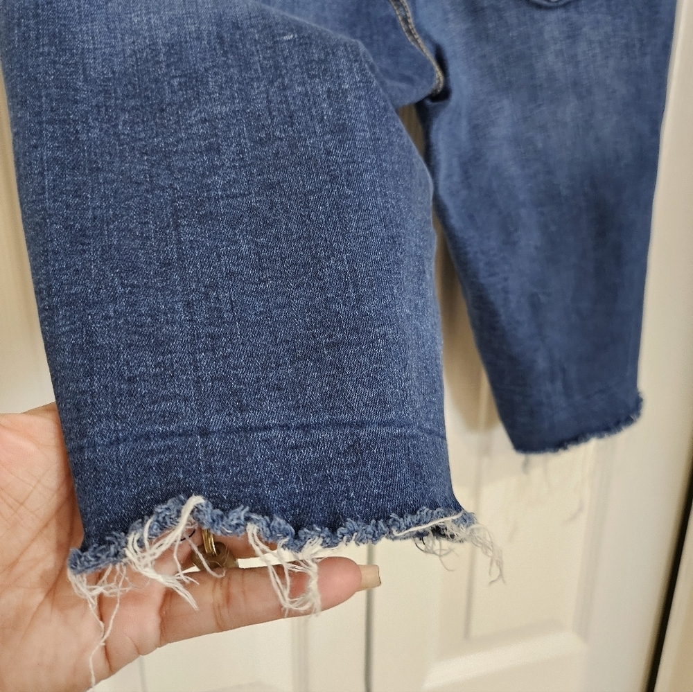 True Religion Brenna Relaxed Mid Rise Denim Shorts Women 25 Blue Raw Hem Distres - Picture 7 of 11